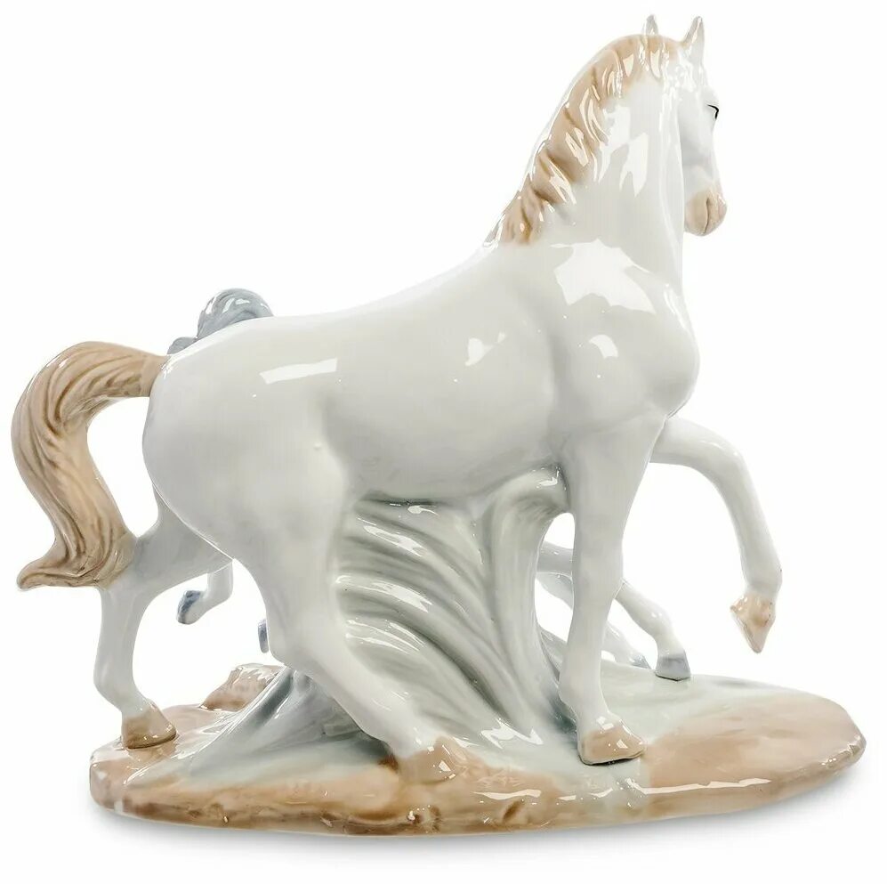 Статуэтка лошадки. Статуэтка "лошадь". Фарфоровая статуэтка лошадь. Статуэтка лошадь фарфор. Фигурка "конь".