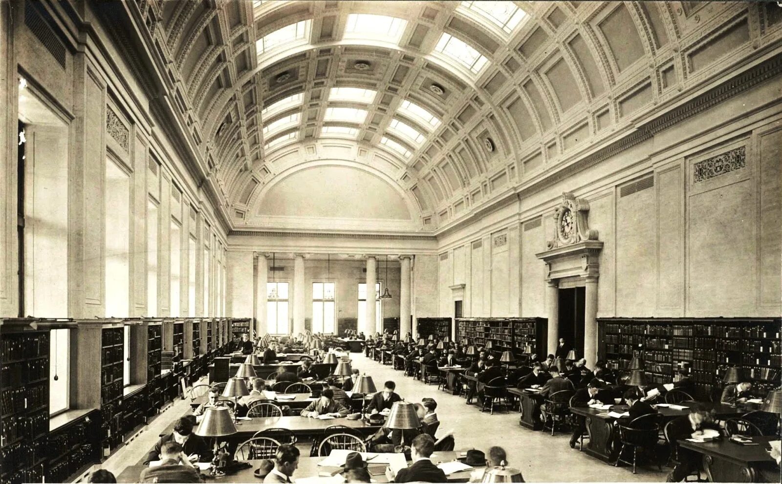 Горного института москва 1960. Гарвардский университет 20 век. Томский государственный университет 19 век. Томский медицинский университет 1913 год. Гарвард университет массачусетский.