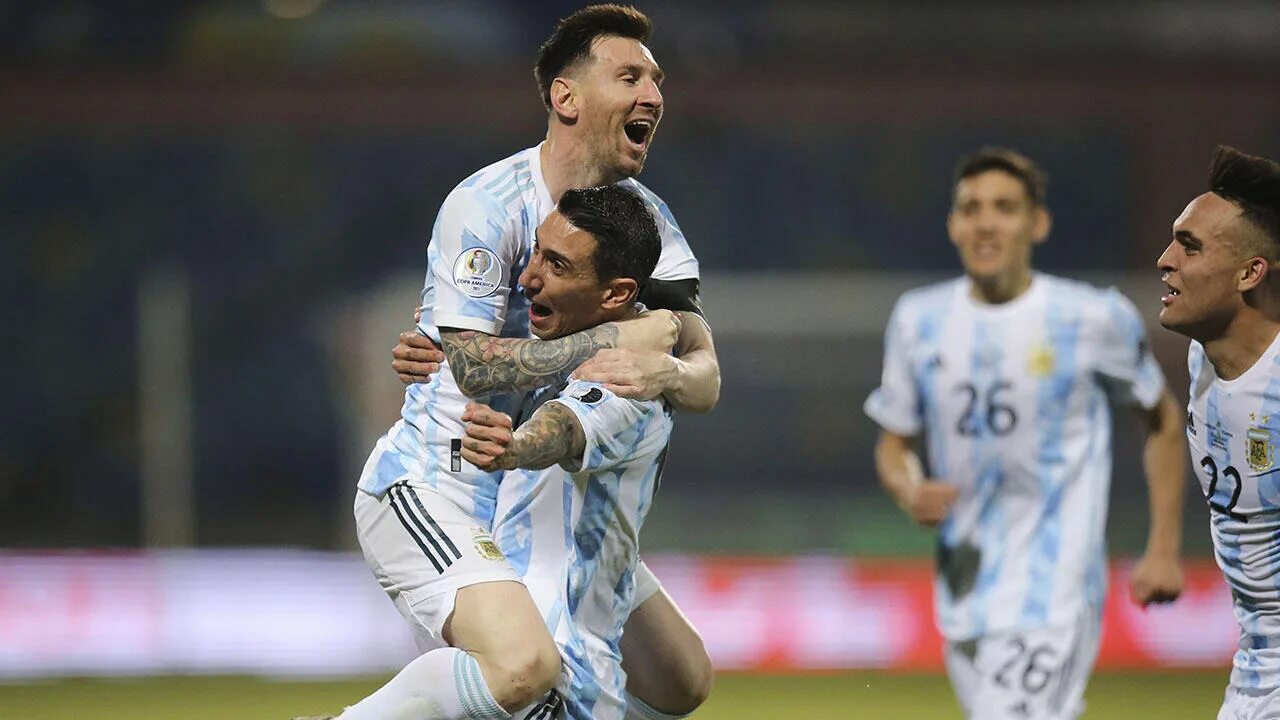 6 спортсменов аргентина. Анхель ди Мария Аргентина. Ди Мария сборная Аргентины. Месси и ди Мария Кубок Америки 2021. Месси копа Америка 2021 финал.