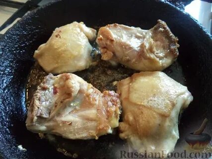 Тушим куриные бедра на сковороде