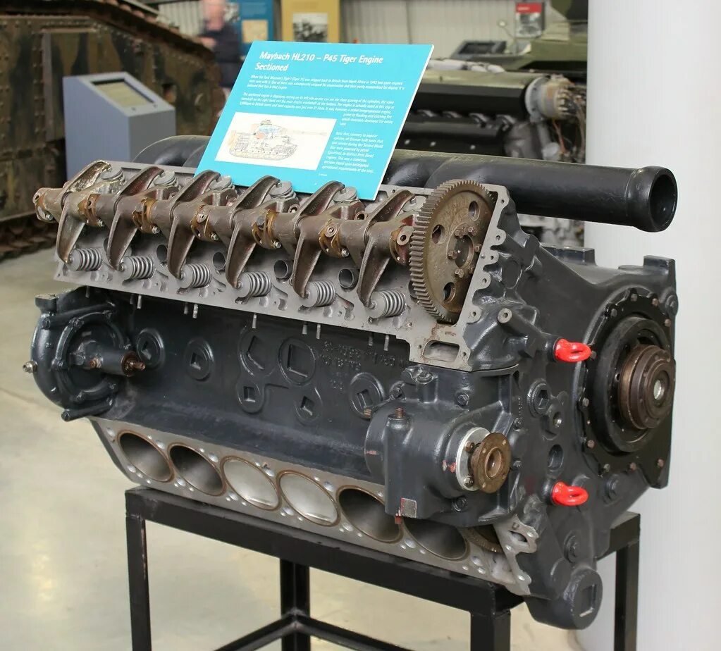 Двигатель тайгер. Maybach hl 45 p. Двигатель Maybach hl 45p. Майбах двигатель танка. Двигатель Майбах hl 210.