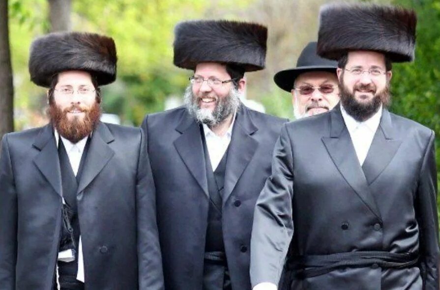 Хасиды одежда. Еврей хасид штраймл. Еврейская шапка штраймл. Шапка хасида. Еврейская шапка штраймл.