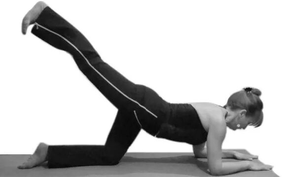 Упражнение 6 16. Упражнение оттягивание ноги назад бодифлекс. Упражнения бодифлекса для ног. Стретчинг упражнение оттягивание ноги назад. Бодифлекс ножки.
