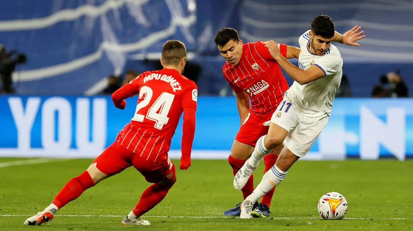 Реал севилья матч тв. Реал - Севилья - 1:0. Real Madrid 1-0 Sevellia. Реал против Севильи. Севилья матч.