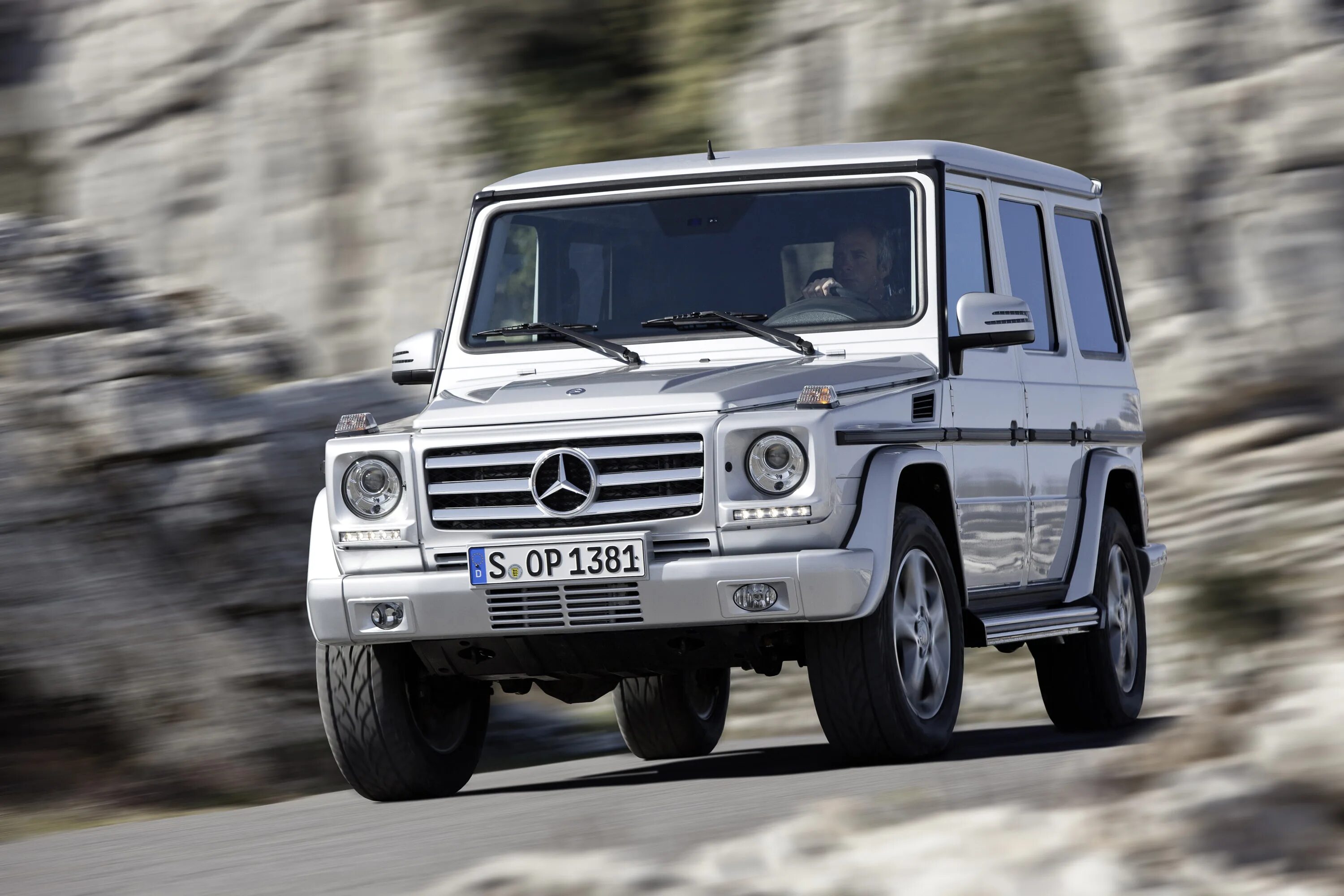 Какие есть гелики. Mercedes Benz g230. Mercedes-Benz g350. Мерседес Бенц g350. Мерседес Бенц Гелендваген.