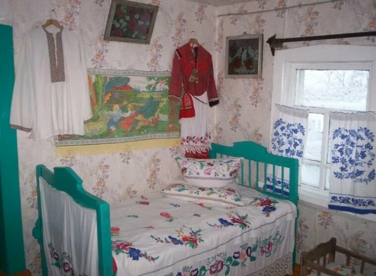 Унеча брянская область краеведческий музей. Быт чувашей. Чуваши жилище традиционное чувашии. Традиции и обычаи чувашского народа. Быт чувашей.