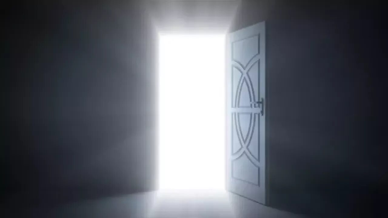 Открытая дверь. Открытая дверь свет. Дверь со светом. Открывается дверь свет.