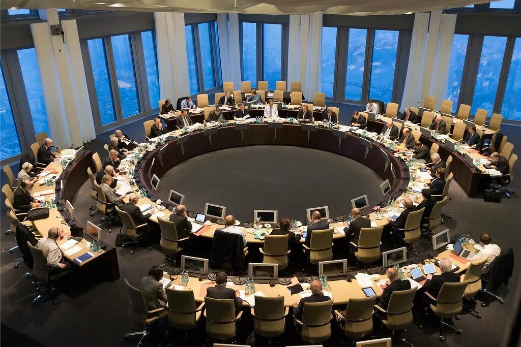Совет управляющих ЕЦБ. Европейский Центральный банк (ЕЦБ). Совет Евросоюза. Евросоюз собрание. European central bank