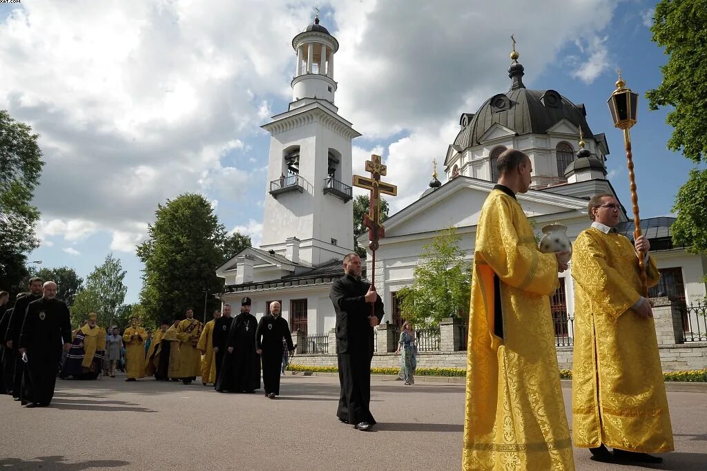 Погода спб ижора. Усть Ижора Невская битва. Поселок Усть Ижора. Усть-Ижора Ленинградская область Церковь. Памятник а Невскому в Усть Ижоре.