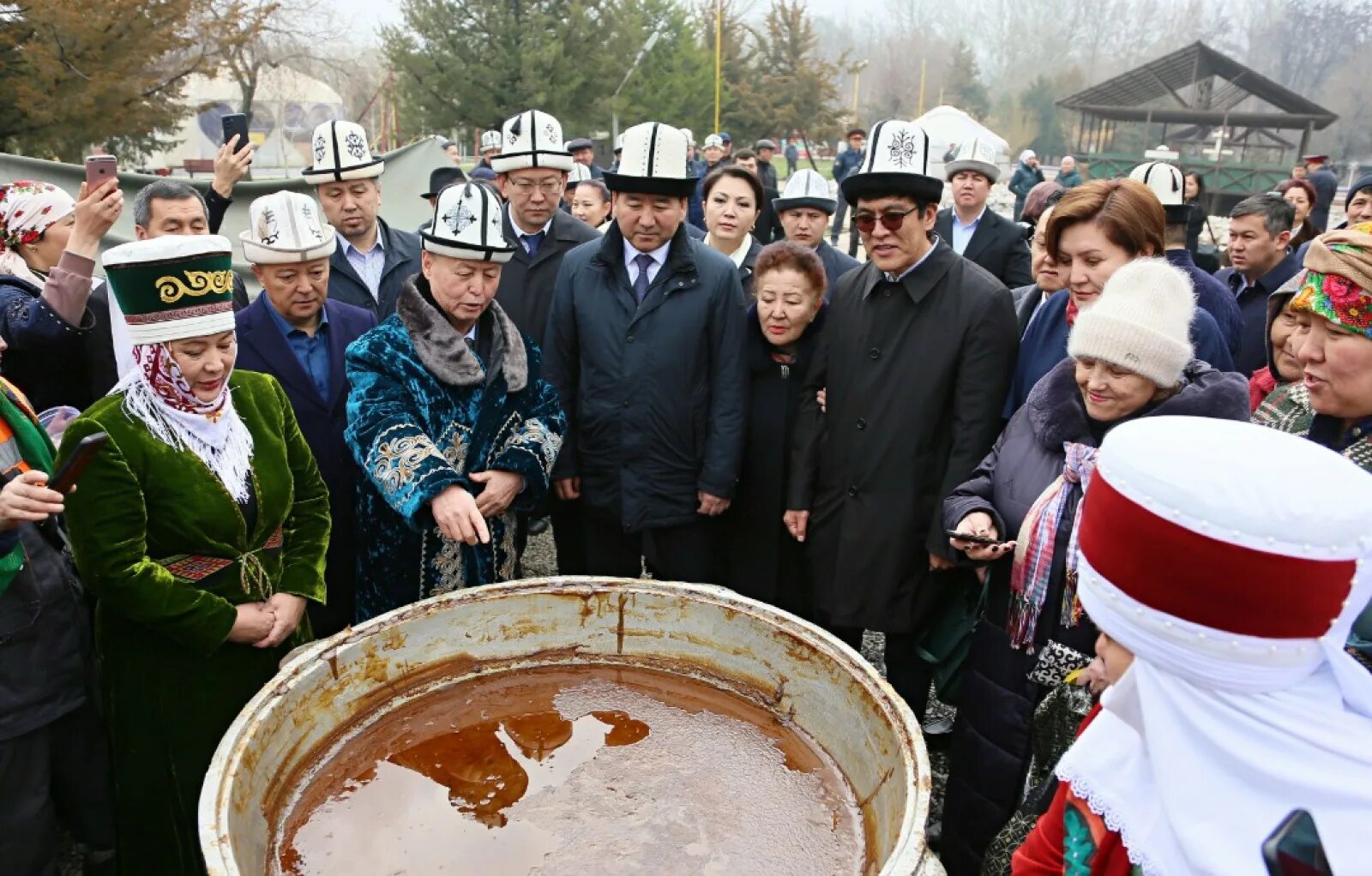 Нооруз в кыргызстане. Праздник Нооруз сумолок. Ош Нооруз 2023. Нооруз в Кыргызстане сумолок. Нооруз 2023 сумолок.