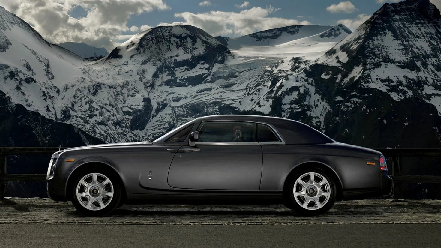 Роллс купе. Rolls Royce Phantom Coupe 2009. Rolls Royce Phantom Coupe. Rolls Royce Phantom Coupe 2022. RR Phantom Coupe.