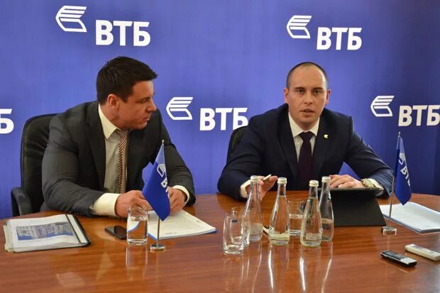 Втб омск телефон. ВТБ банк Омск. ВТБ Омск сотрудники. Суботович Омск ВТБ. Игумнова Омск ВТБ.