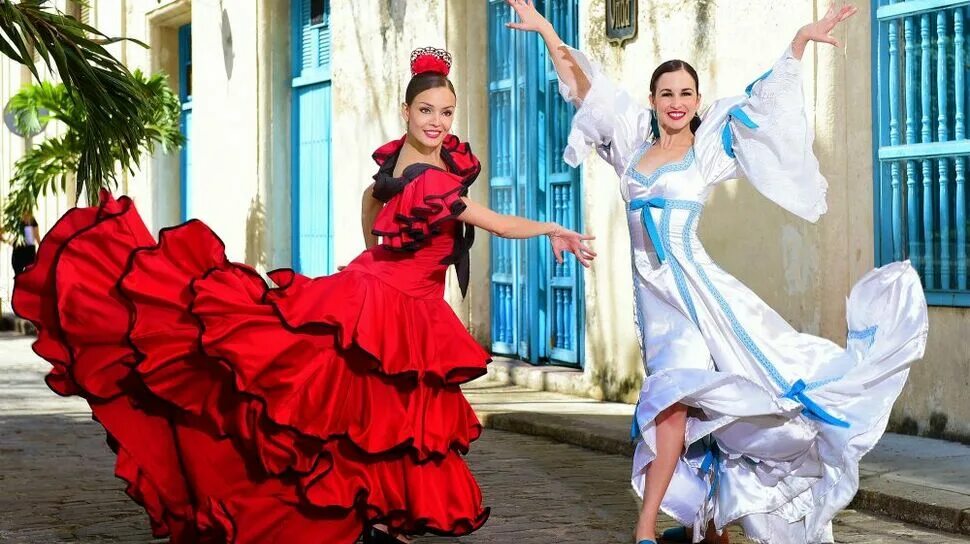 Кубинский народный танец. Кубинский национальный костюм. Кубинский танцевальный костюм. Национальные кубинские танцы.