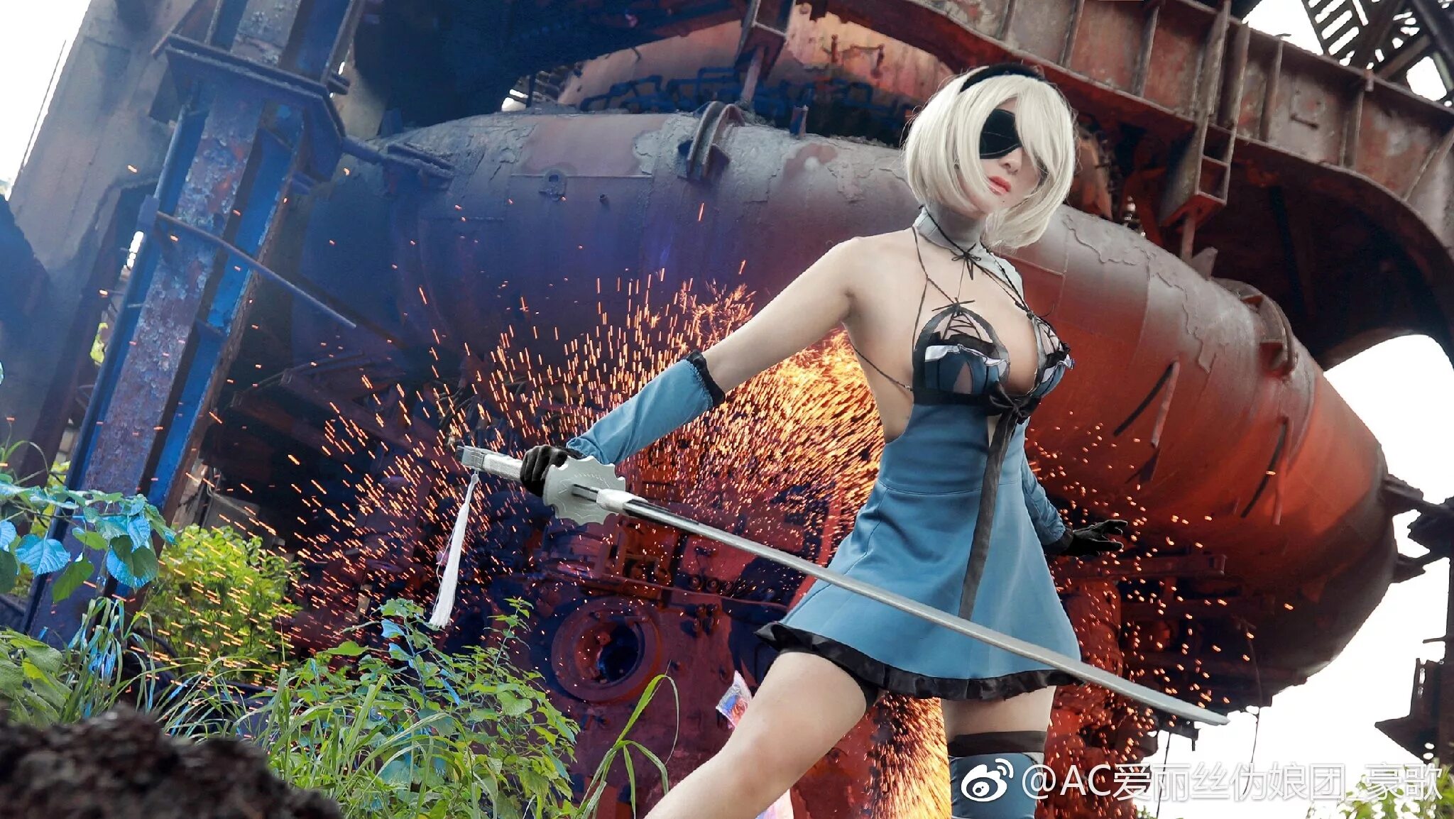 Ниер автомата 2b 18. Косплей 2b Kaine. Ниер автомата косплей. Косплей 2b из NIER Automata.