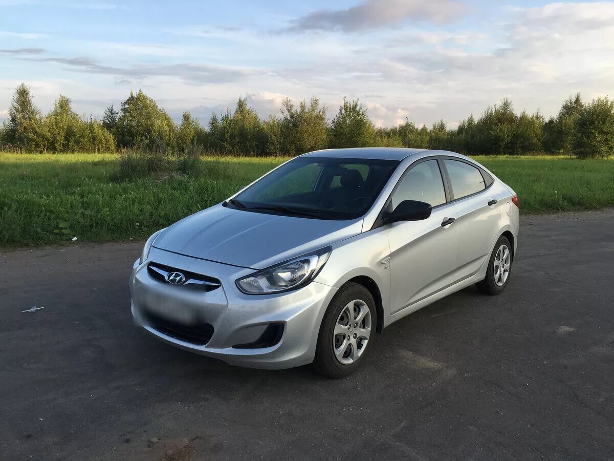 Автомир воронеж. Hyundai solaris отзывы владельцев. Hyundai solaris 2011. Хендай солярис бежевый цвет. Hyundai solaris i 2011.