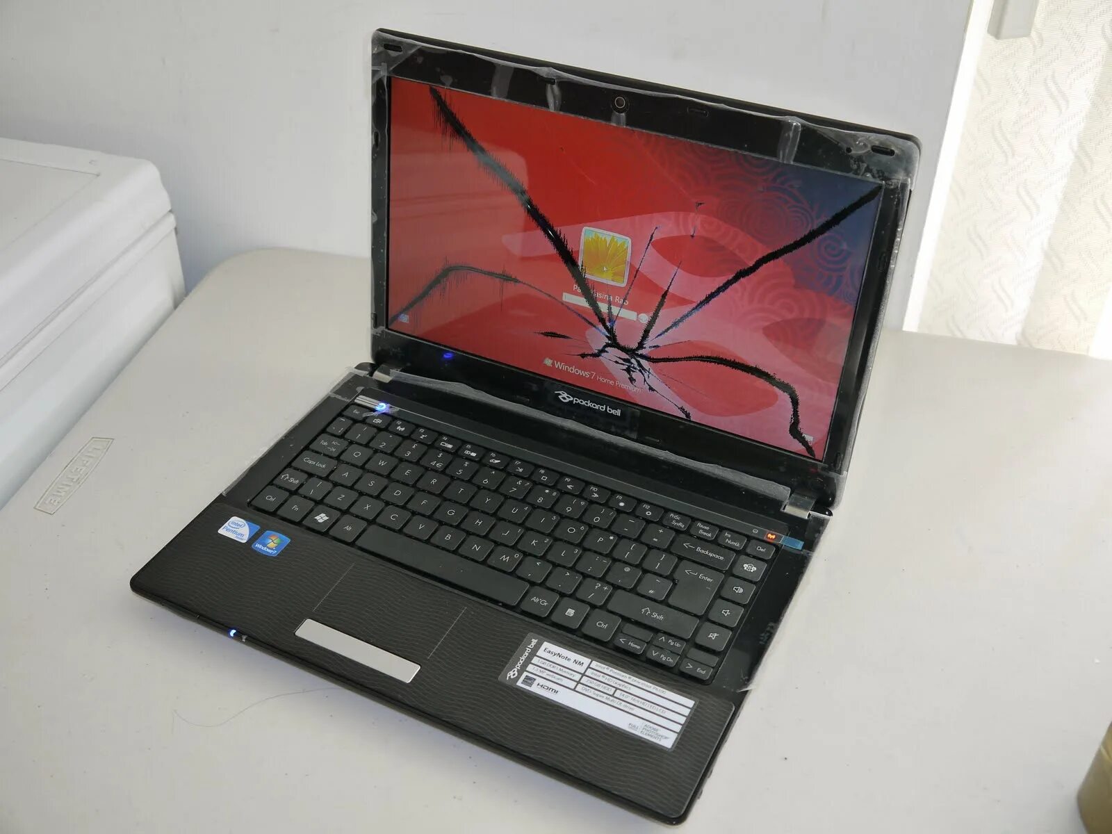 Разбил ноутбук. Packard Bell tk85. Packard Bell EASYNOTE tm85. Ноутбук Packard Bell ms2273. Packard Bell EASYNOTE tk.