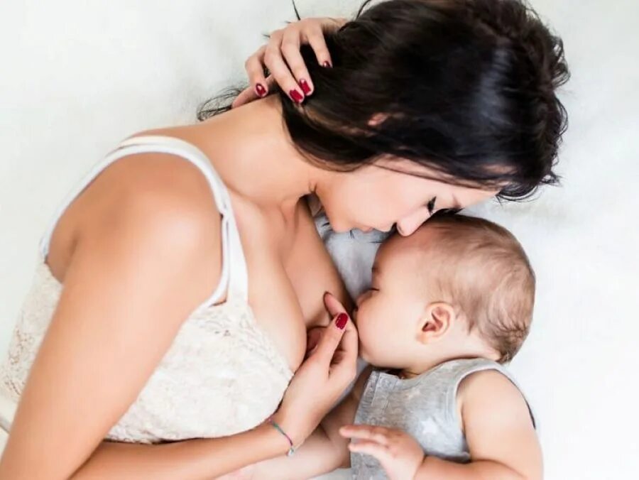 Саманта свитинг Breastfeeding. Кормление грудью. Кормящая мама. Кама кромит грудью. Мама кормит грудью взрослую