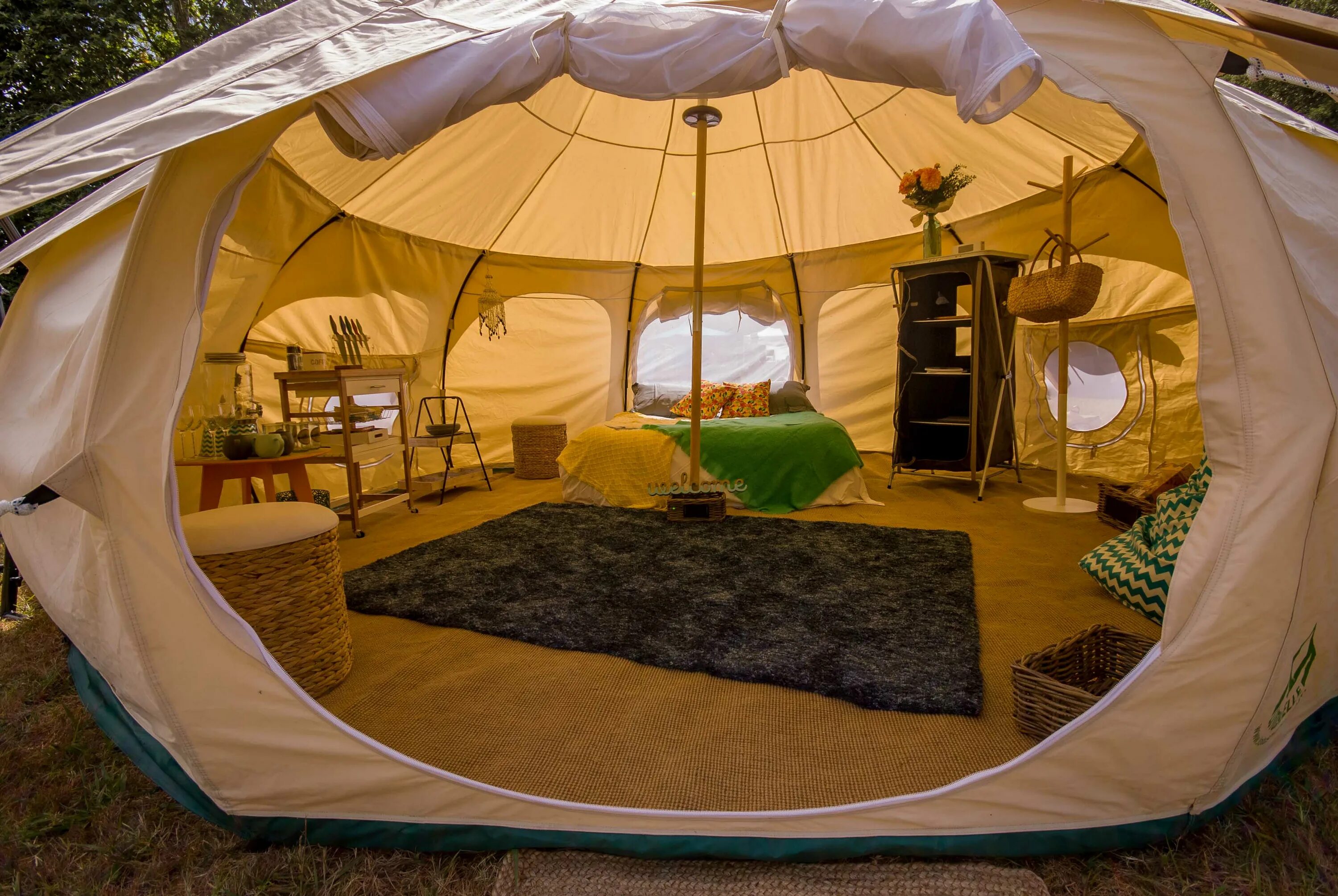 Палатка дом купить. Палатка Призма глэмпинг. Лотус тент глэмпинг. Палатка шатер глэмпинг. Шатер mircamping 2907w.