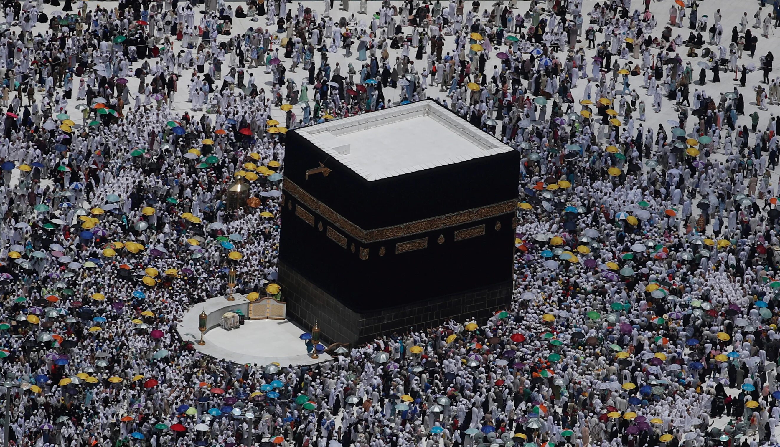 Сколько человек в мекке. Мекка Кааба 2019. Паломничество мусульман в Мекку. Саудовская Аравия паломничество Мекка. Медина хадж.