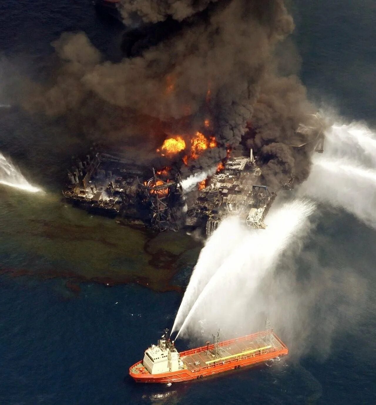 Взрыв нефтяной платформы Deepwater Horizon - 20 апреля 2010 года. Взрыв нефтяной платформы Deepwater Horizon в мексиканском заливе 2010. Катастрофа в мексиканском заливе в 2010 году. Взрыв на нефтяной платформе в мексиканском заливе 2010. 14 апреля 2010