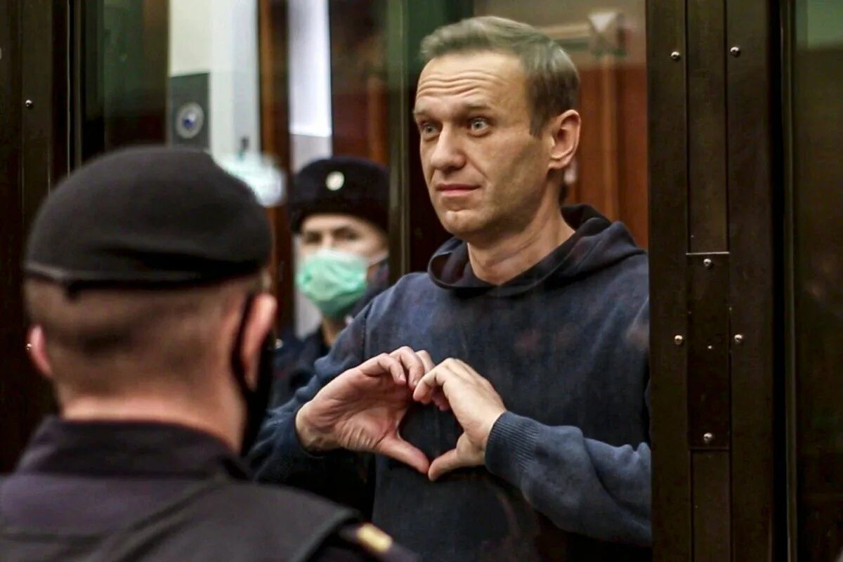 Почему навальная не приехала в россию