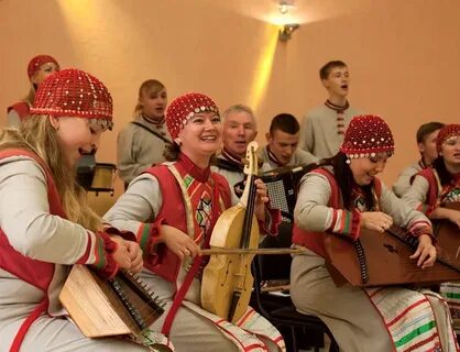 Ансамбль играют