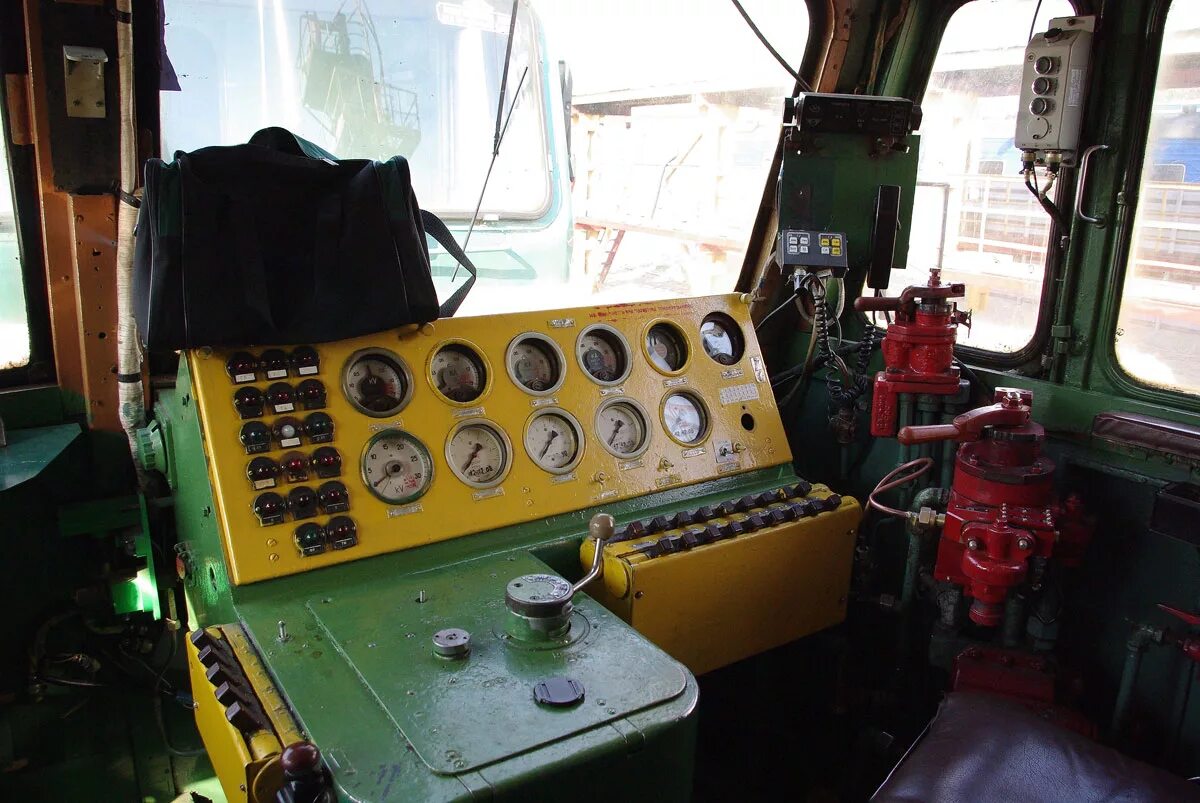 кабина вл. вл10 кабина. вл10 электровоз кабина. вл10 электровоз кабина. кабина машиниста электровоза вл80с.