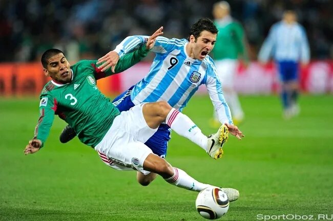 Аргентина мексика 2010. Чичен ица внутри пирамиды. Калакмуль реконструкция. Мексика 2010. Мексика 3.