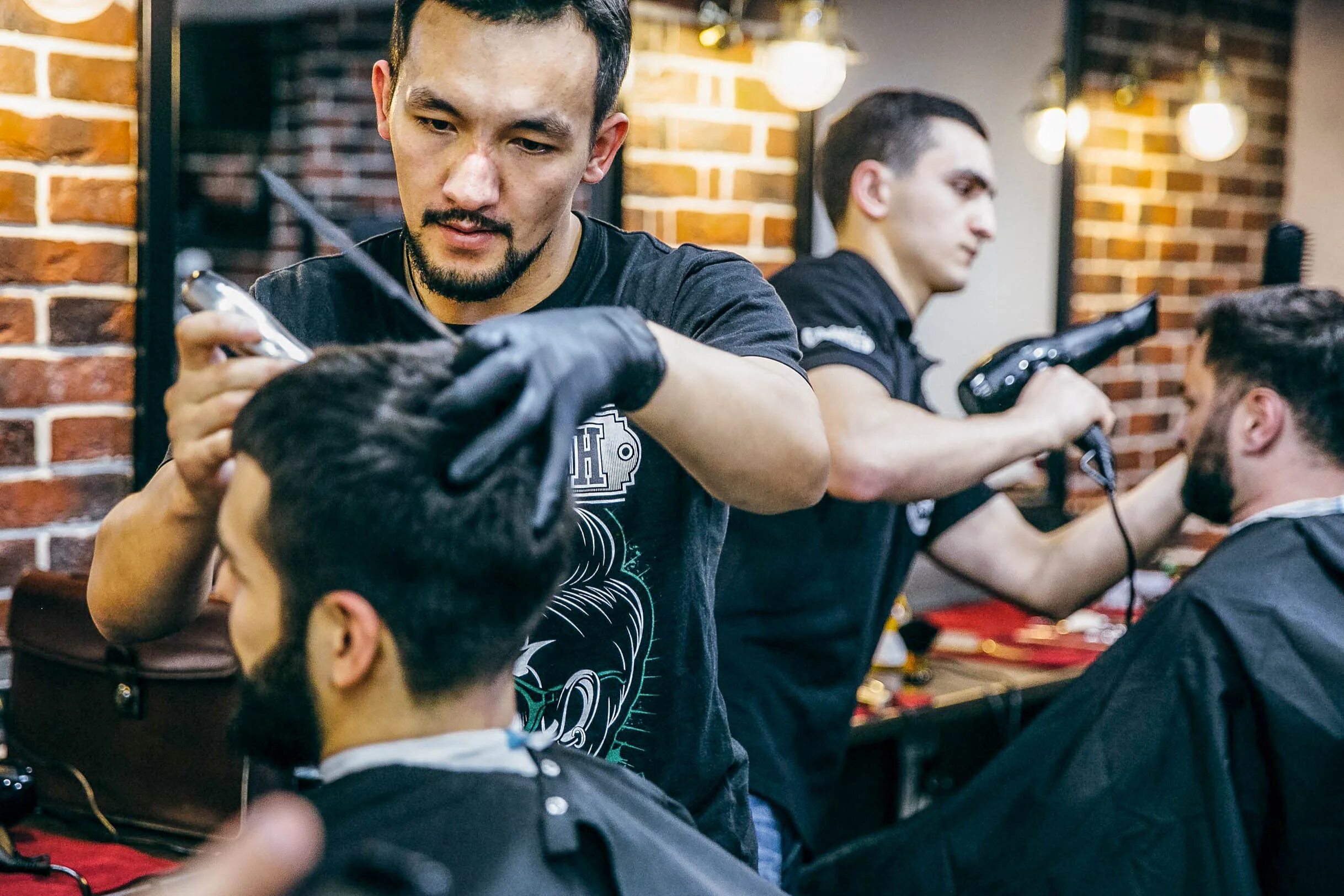 Barber com. Бородач барбершоп Королев Пионерская. Бородач Ханты-Мансийск барбершоп. Бристлс барбершоп Майкоп. Барбершоп Владикавказ Цоколаева.