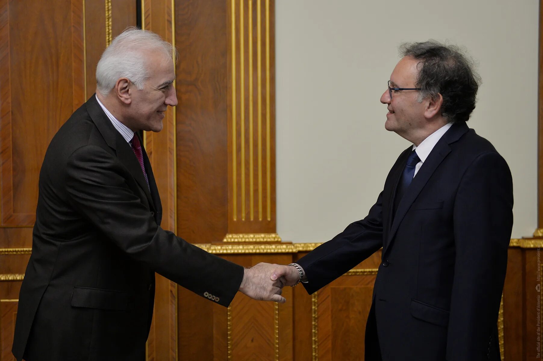 Российско армянская дружба. Предприятия в армении. Армянская диаспора. Мурад папазян. Ccaf (координационный совет армянских организаций франции.