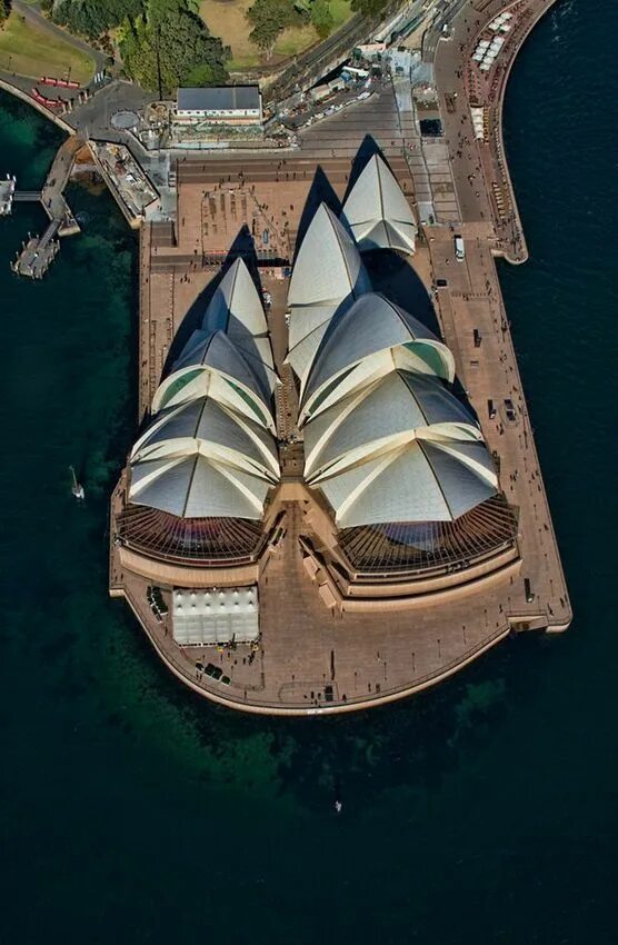 Unique view. Мельбурн оперный театр. Сиднейский оперный театр вид сверху. Театр в Сиднее вид сверху. Театр в виде паруса в Австралии.