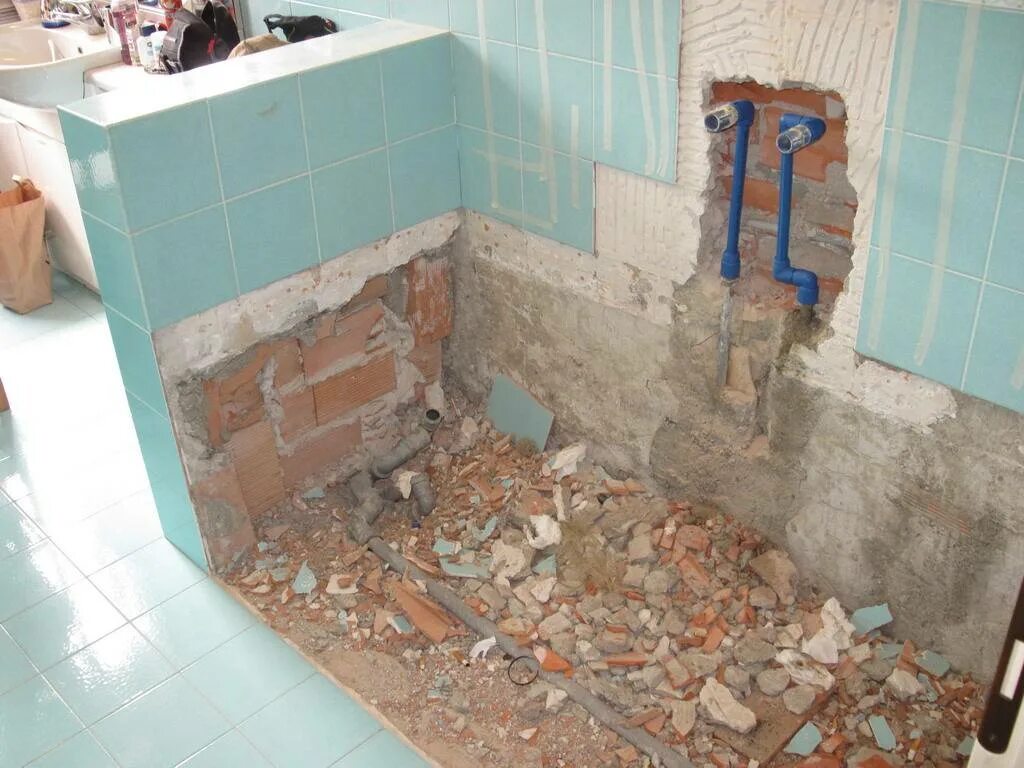 Поменять ванную в квартире