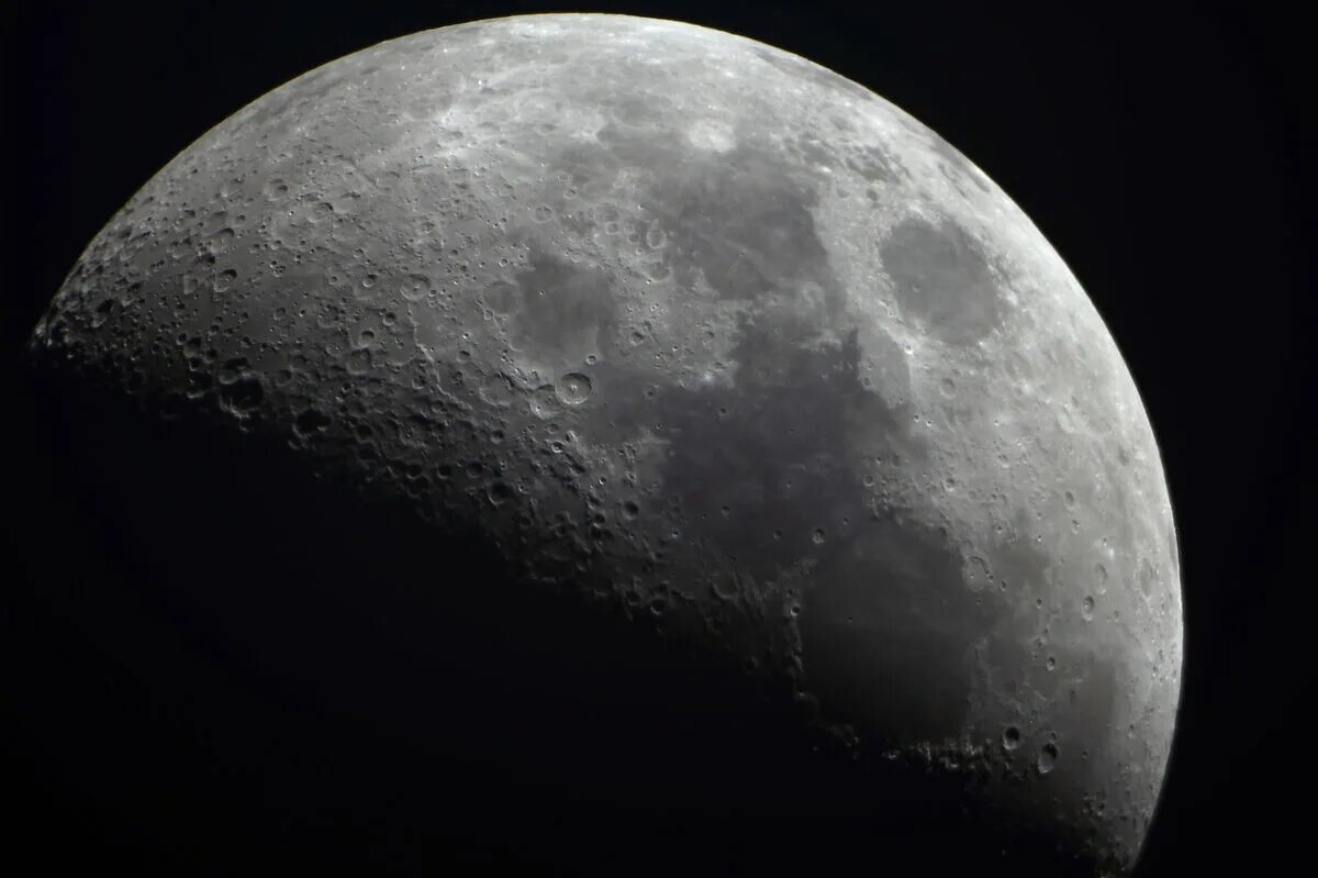 Луна в апреле 2024г мир космоса. Луна в космосе. Фото Луны. Луна (Планета). Луна фото из космоса.