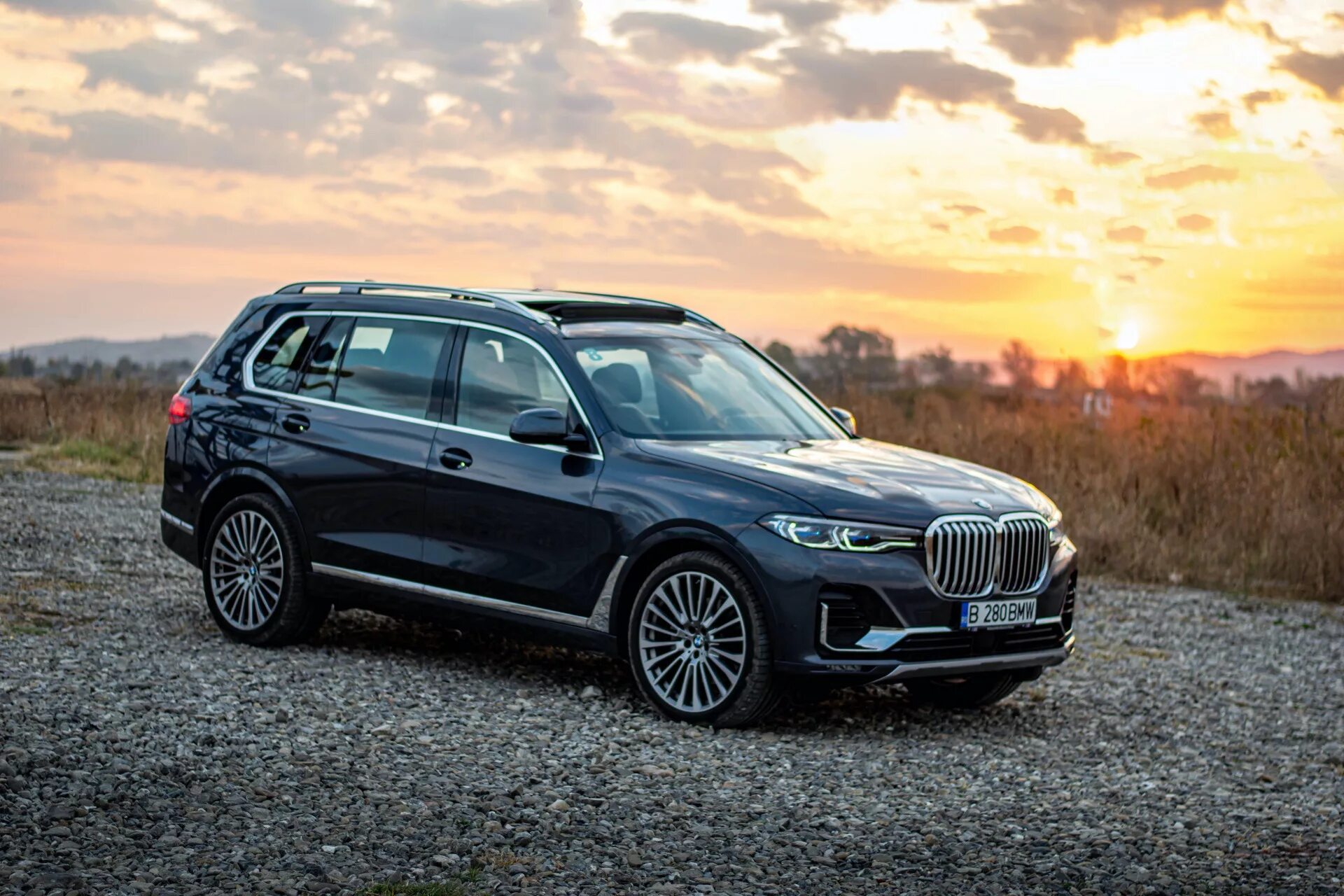 Х 7 м. BMW x7 Alpina 2020. BMW x7 Alpina 2021. BMW x7 xdrive40i. BMW x7 m50i.