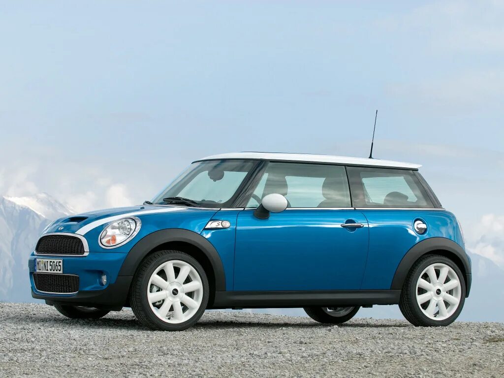 Тверь купить мини. Мини Купер r56. Mini Cooper s 2006. Мини Купер s r56. Мини Купер 2006.