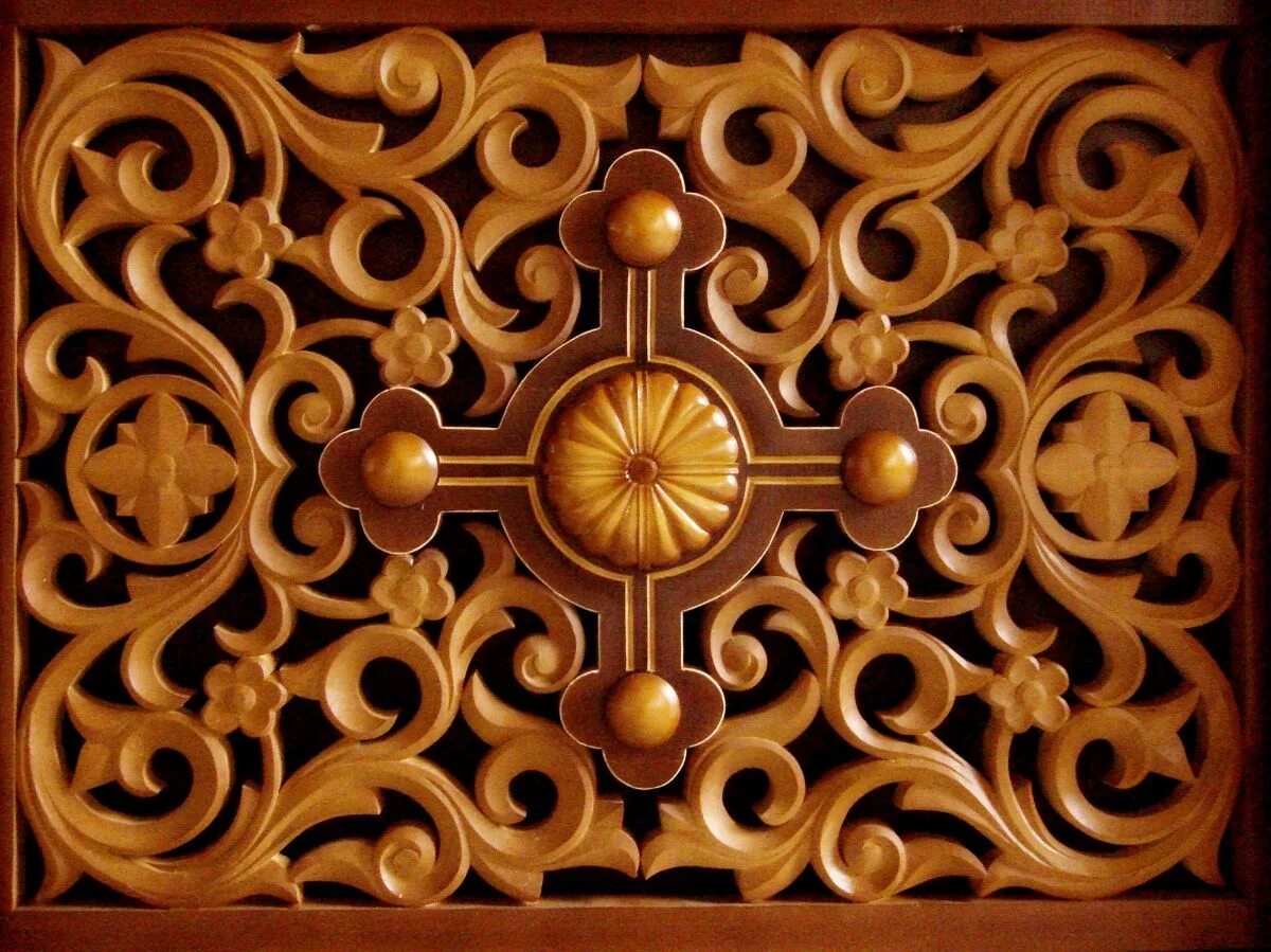 Орнаментальная резьба прорезная. Деревянный орнамент. Домовая пропильная резьба узоры. Резные узоры по дереву. Деревянный декор для мебели.