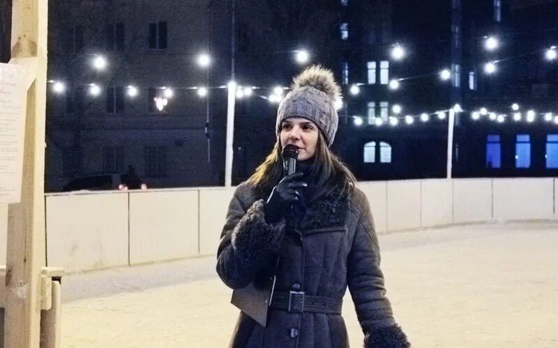 В среду утром к открытию катка пришли