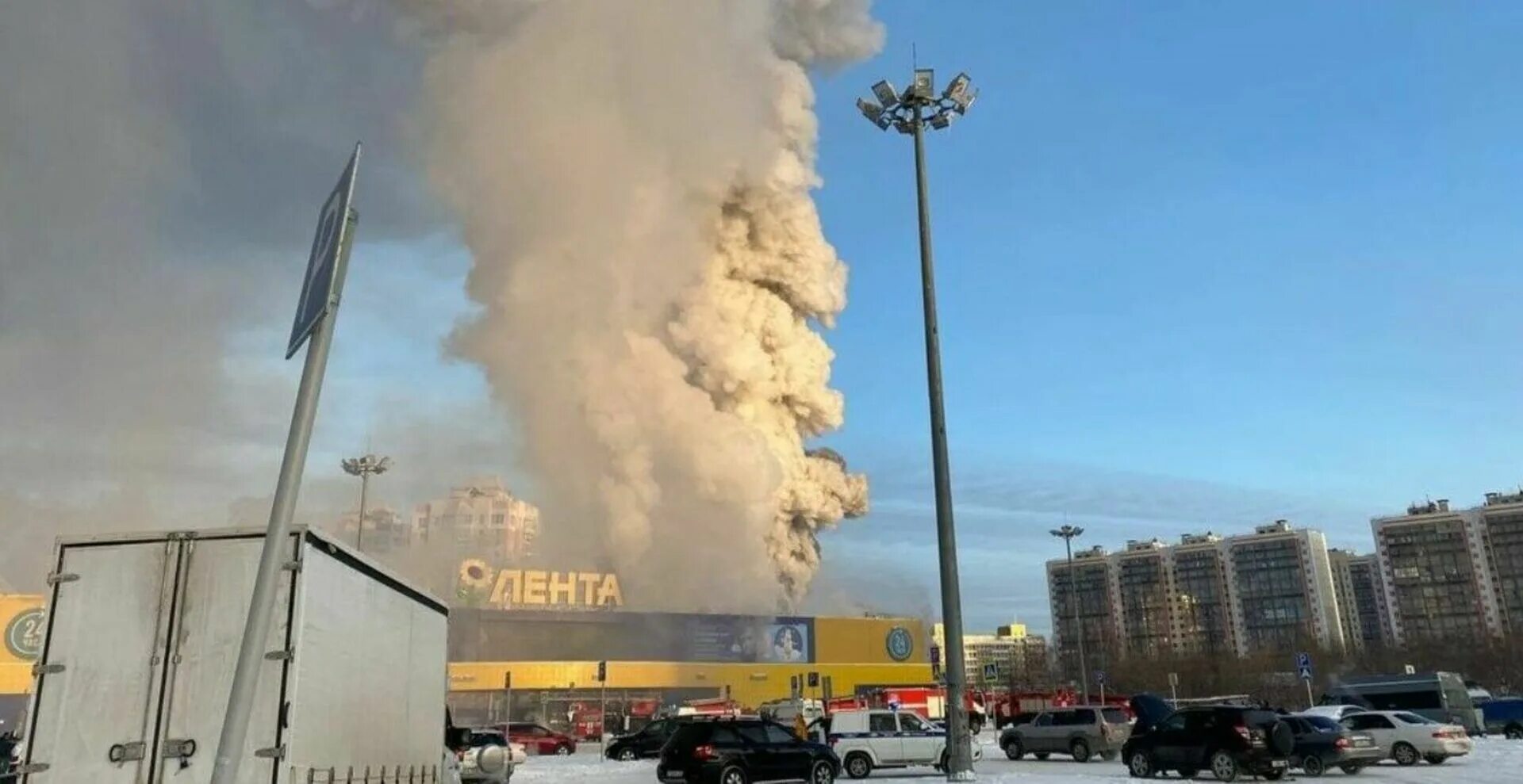 Новости сми в ленте. Лента Томск пожар. Пожар в магазине лента в Томске. Пожар лента Томск 2021. В Томске сгорел ТЦ лента.