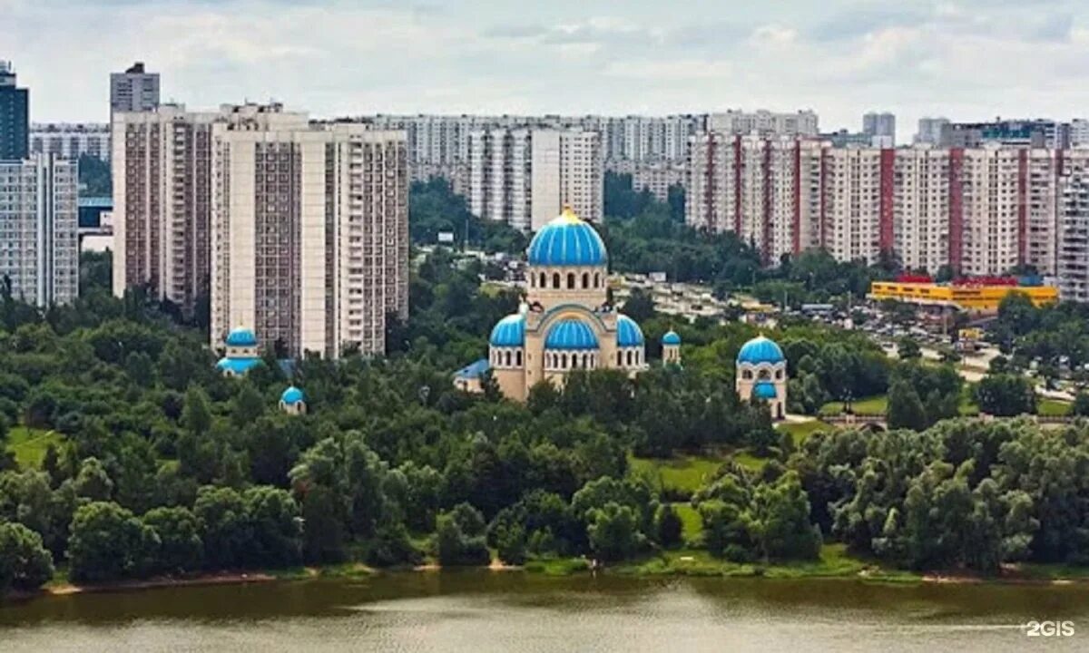 Борисовский пруд парк борисово. Храм в орехово-борисово живоначальной. Борисово орехово борисово. Парк орехово борисово. Орехово борисово северное отзывы.