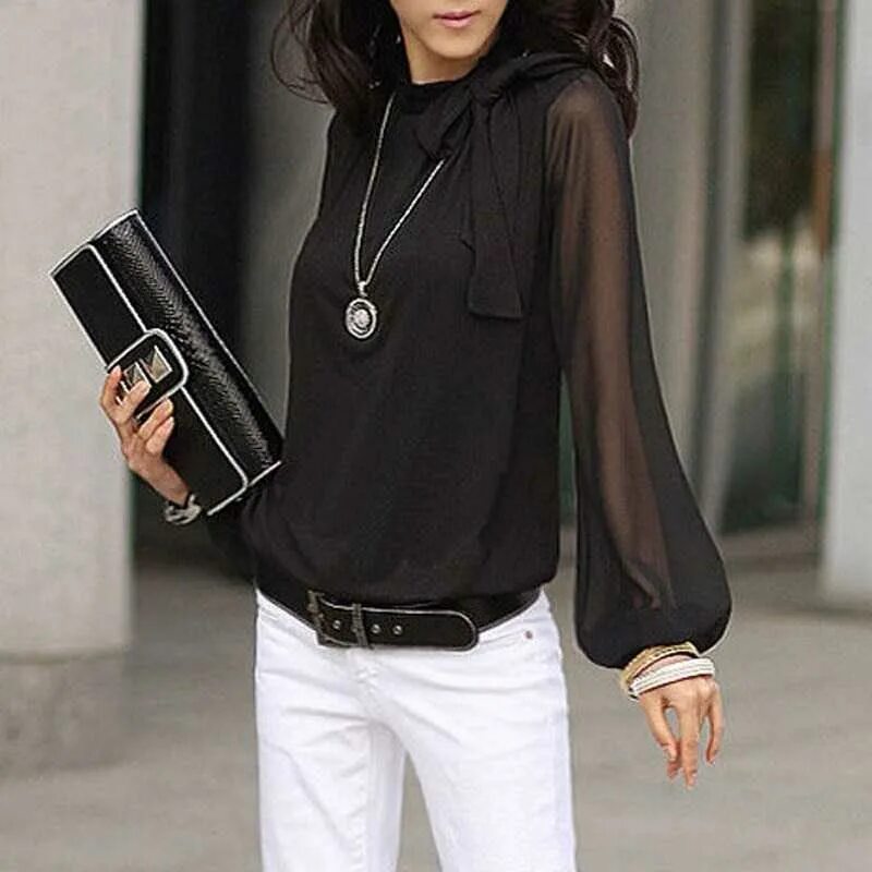 Модная черная блузка женская. Чёрная блузка женская. Стрит стайл черные блузки. Черная прозрачная блузка. С чем одеть черную блузку.