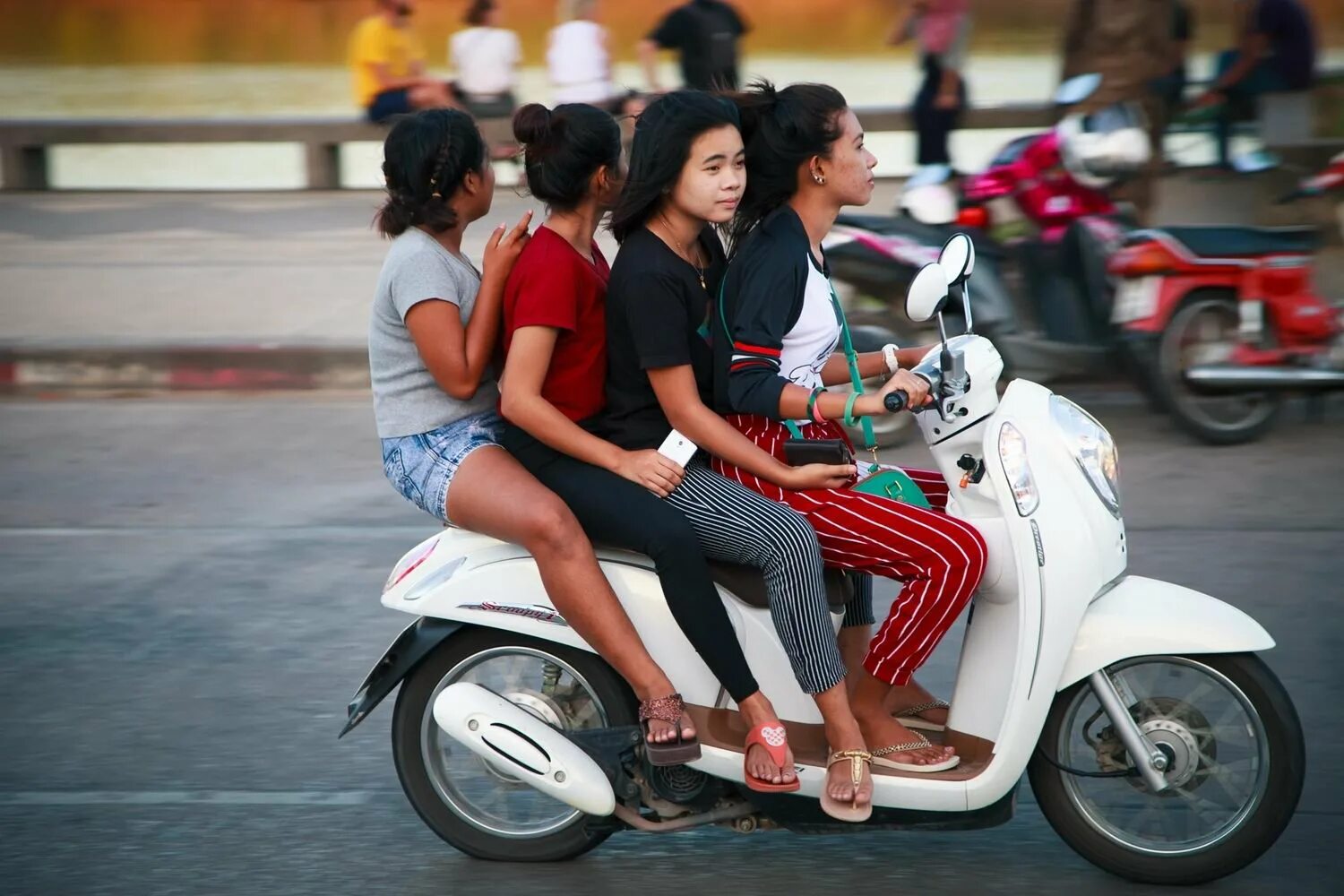 Мотобайки Таиланд. Пхукет скутер. Байк в Тайланде. Пхукет на мопеде.