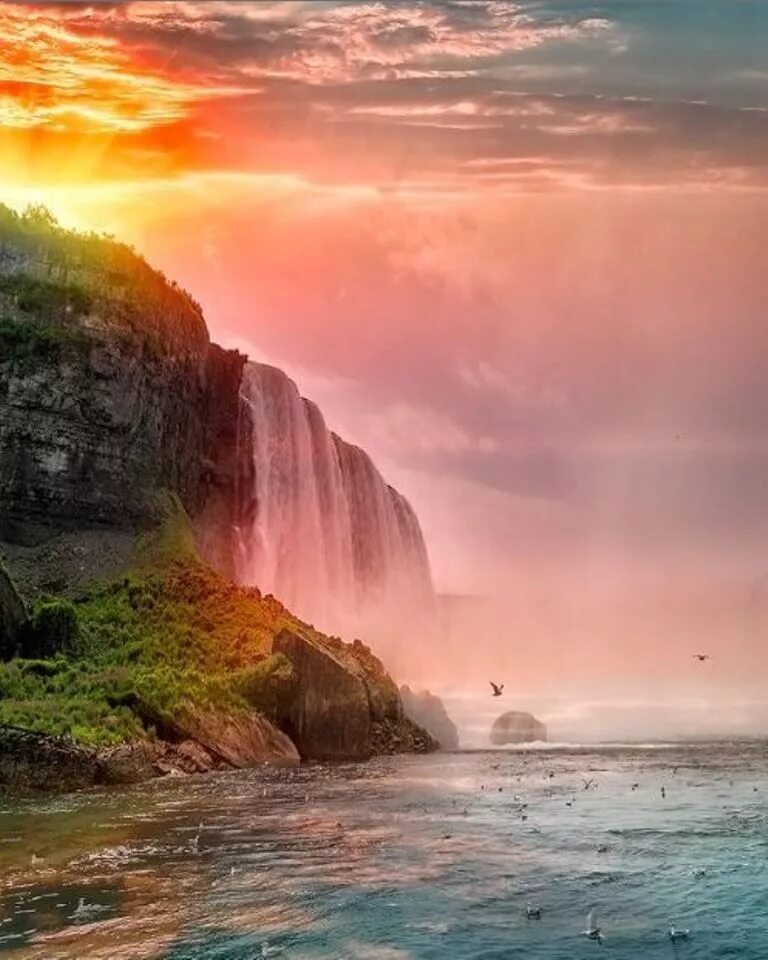 Водопад на рассвете. Водопад на закате. Красивый закат водопад. Водопад на закате солнца. Водопад рассвет