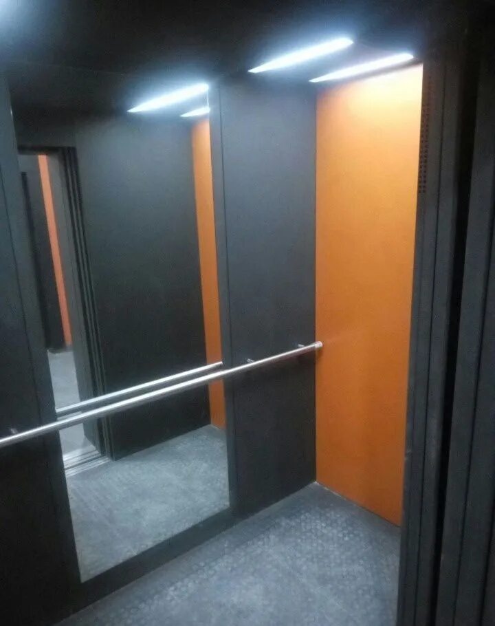 Лифтовой холл и моп. Лифт отис пик 11. Пик лифты. Пик варшавское шоссе 141 входные группы. Лифт пик.