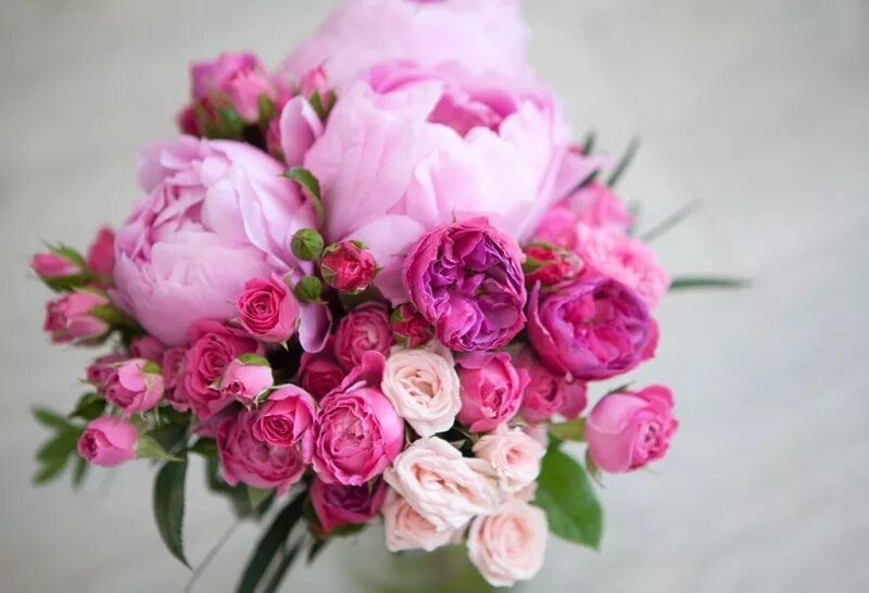 Pin on elegant center pieces Floral wreath, Floral, Centerpieces