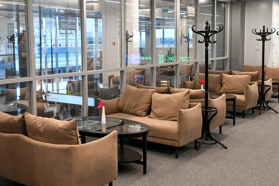 DME: International Business Lounge Reviews & Photos - International Terminal, Mo
