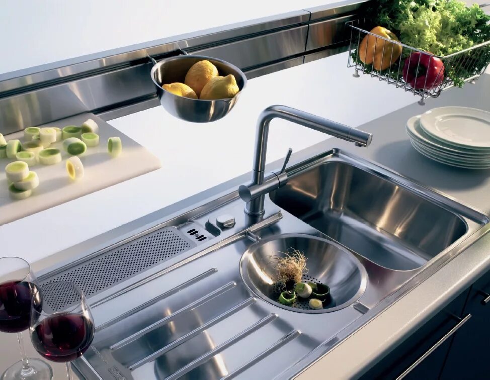 Формы моек из искусственного камня. Смеситель на столешницу. Как выбрать качественную мойку. Franke active kitchen akx 654. 7х57.