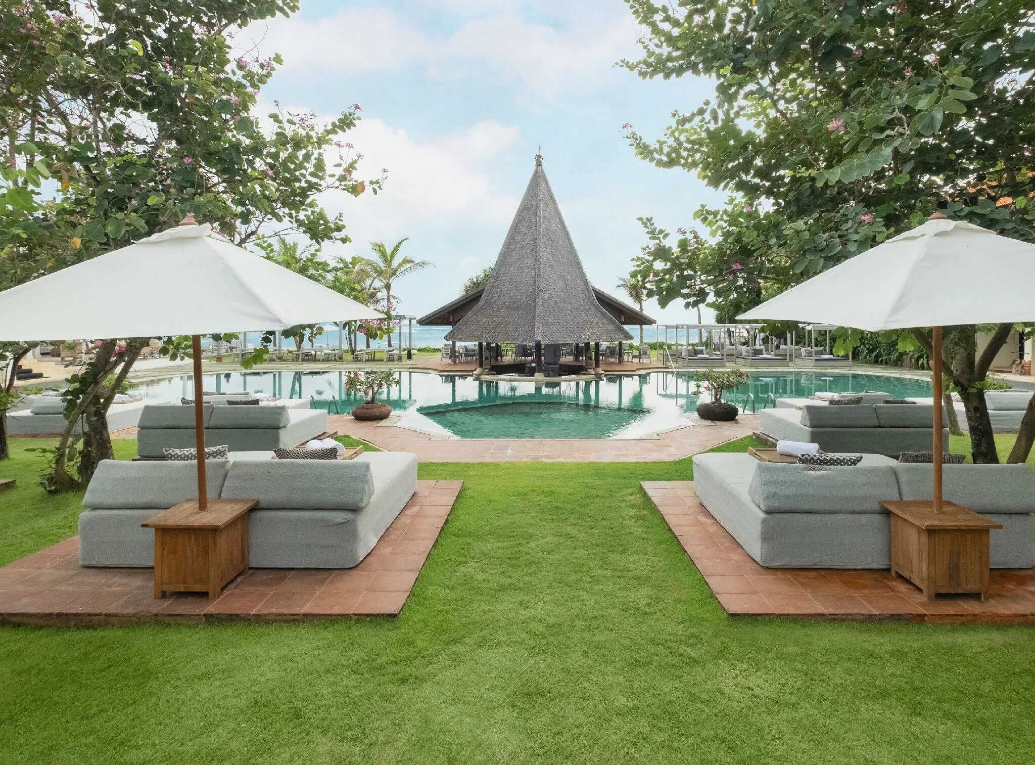 Sadara Boutique Beach Resort Bali. Бутик отель в Нуса Дуа. Crystal Boutique Beach Resort 5. Sahara Boutique Beach Resort Bali.