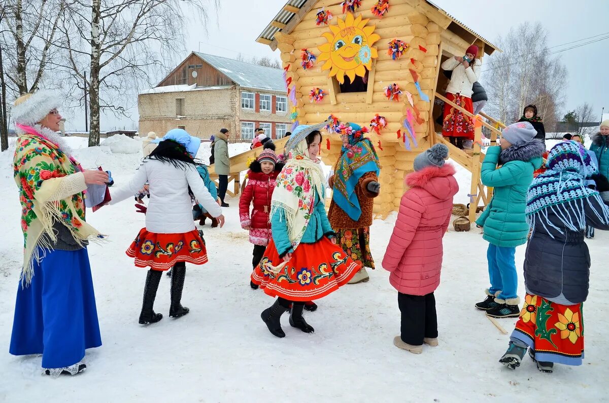 Русский народный праздник Масленица. Праздник проводы зимы. Фольклорный праздник. Русские народные гуляния.