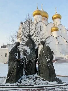 Памятник троица автор