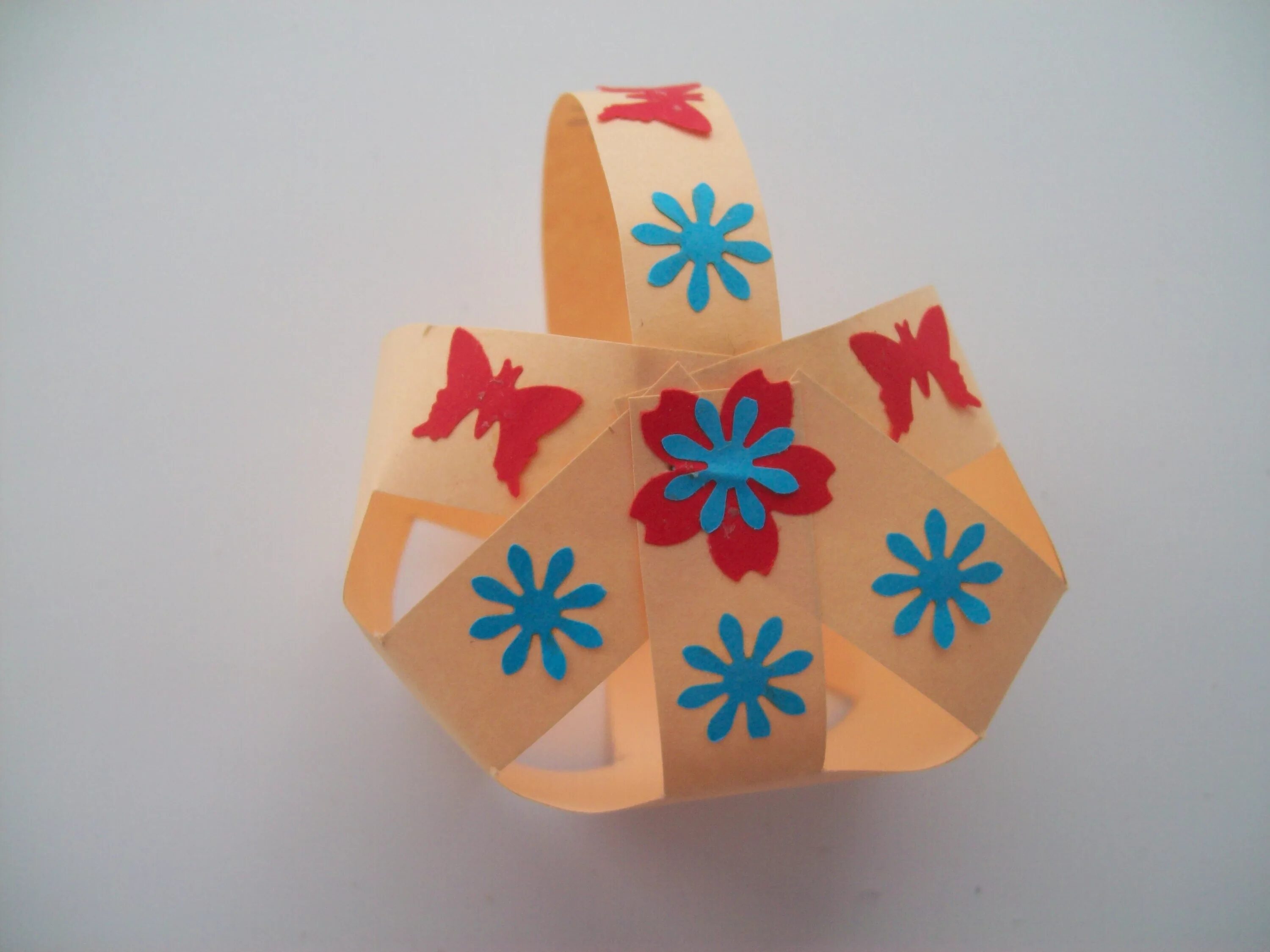 конструирование из бумаги примеры. ракета 4 класс технология. конструирование из бумаги. сундучок конструирование. технология 4 класс конструирование подарок девочке.